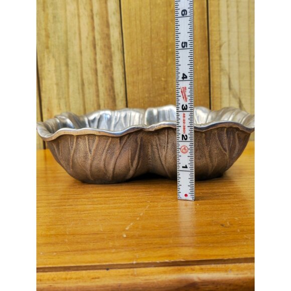 Vintage Wilton Armetale Cabbage or Lettuce Leaf Serving Bowl - Picture 4 of 6